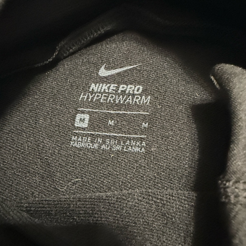 Nike Pro Hyperwarm Black Top plus semi crop workout shirt - Picture 7 of 7